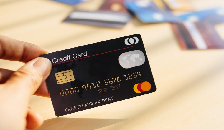 Thẻ tín dụng giúp việc thanh toán trở nên nhanh chóng, dễ dàng.